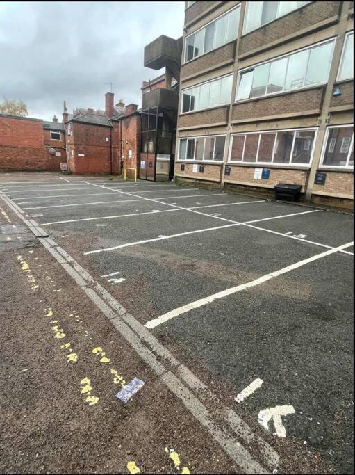 Leicester Spacious Flat With Free Parking Bagian luar foto